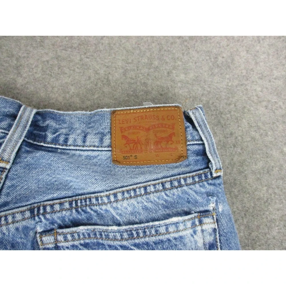 Levis please check